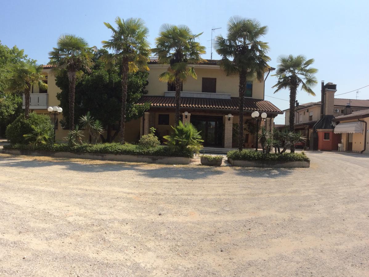 Villa del Conte Hotel Pizzeria Ristorante "Al Leone" מראה חיצוני תמונה