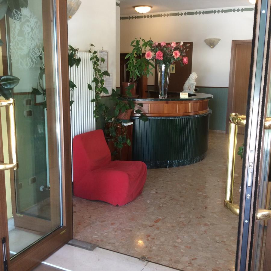 Villa del Conte Hotel Pizzeria Ristorante "Al Leone" מראה חיצוני תמונה