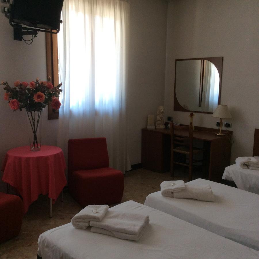 Villa del Conte Hotel Pizzeria Ristorante "Al Leone" מראה חיצוני תמונה