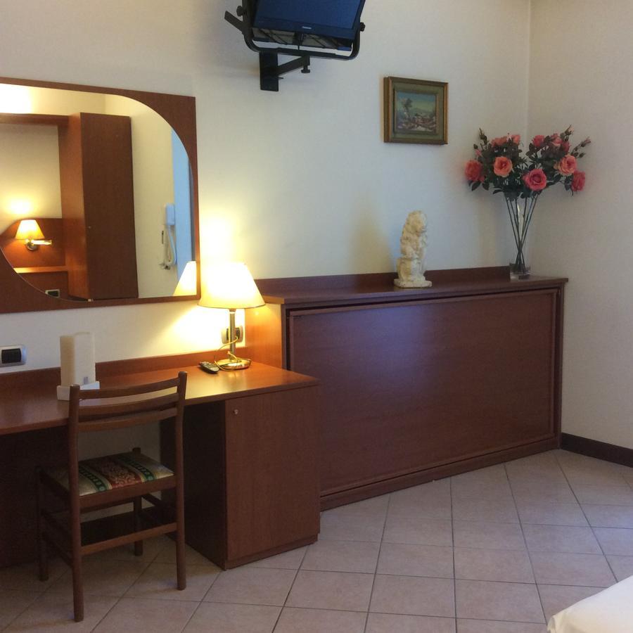 Villa del Conte Hotel Pizzeria Ristorante "Al Leone" מראה חיצוני תמונה