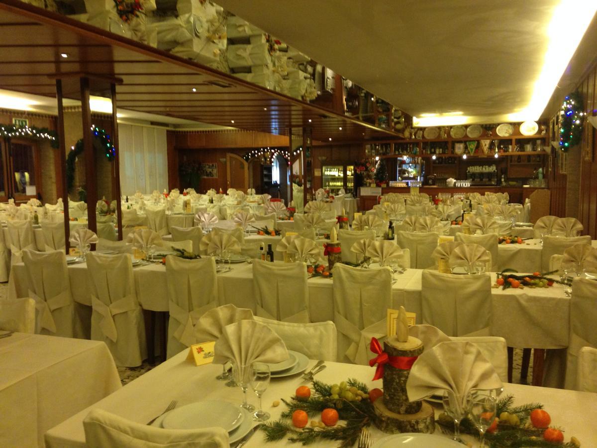 Villa del Conte Hotel Pizzeria Ristorante "Al Leone" מראה חיצוני תמונה