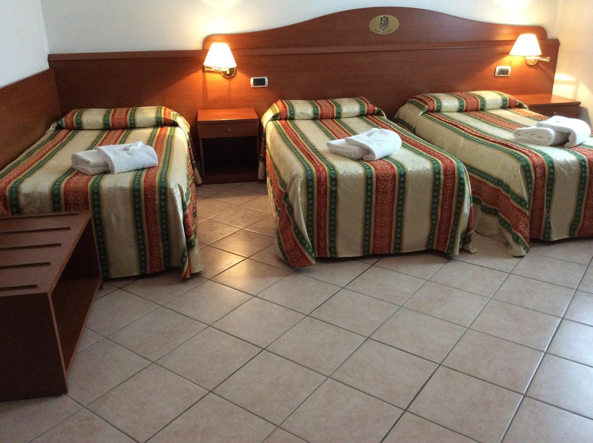 Villa del Conte Hotel Pizzeria Ristorante "Al Leone" מראה חיצוני תמונה