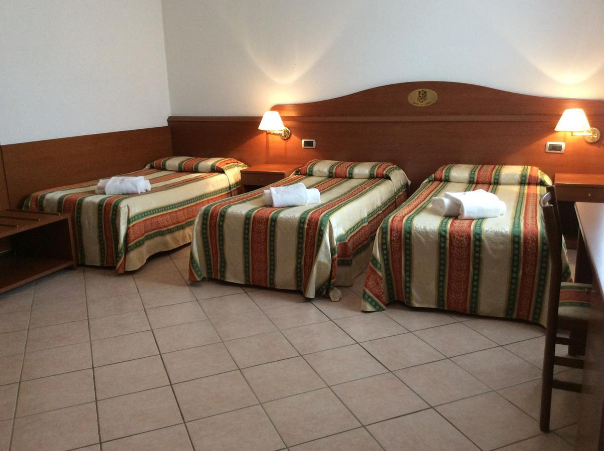 Villa del Conte Hotel Pizzeria Ristorante "Al Leone" מראה חיצוני תמונה